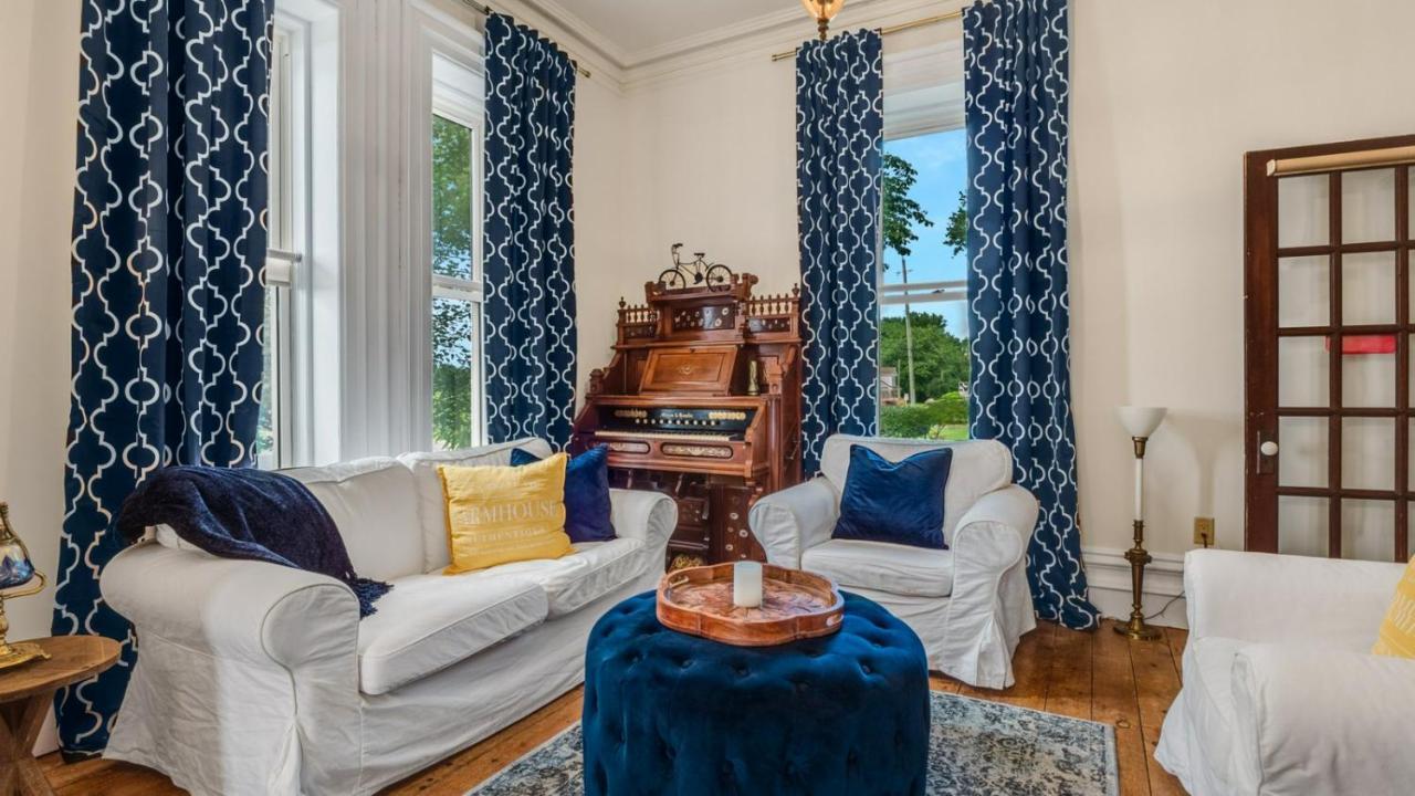Отель The Woodbridge House Kingsville Экстерьер фото