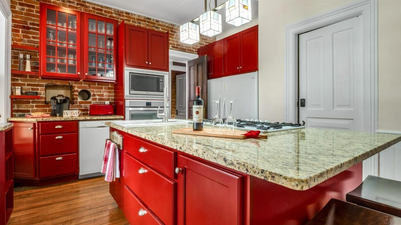 Отель The Woodbridge House Kingsville Экстерьер фото