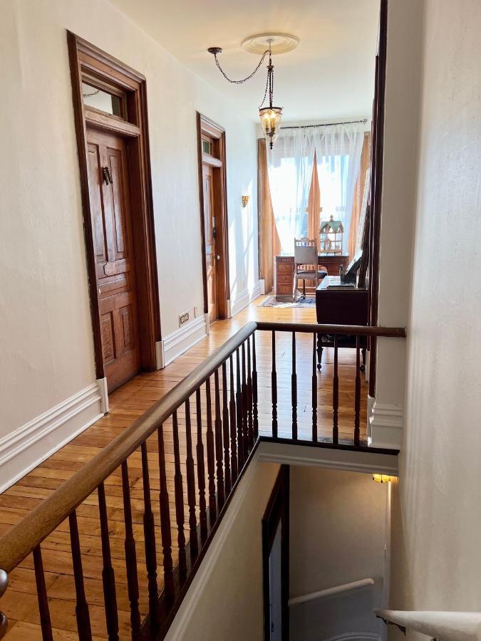 Отель The Woodbridge House Kingsville Экстерьер фото